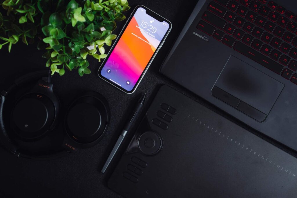 Services 16 nubelson fernandes YaOONA SKWg unsplash