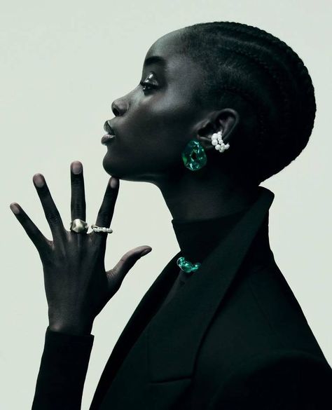 Jewelry as Art: The Intersection of Craftsmanship and Creativity 3 6 Modern Jewelry Brands Every Fashion Person Is Wearing
; Opens a new tab