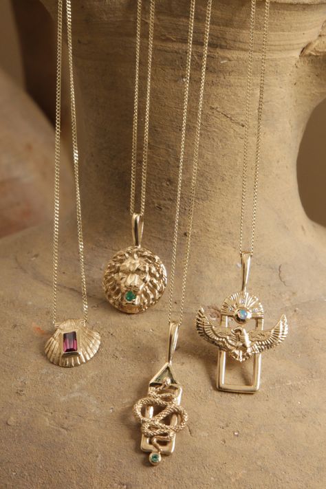 Luxury Jewelry Meanings: decoding the secrets 3 7058b2fe6daa654e280591f718733f12 1