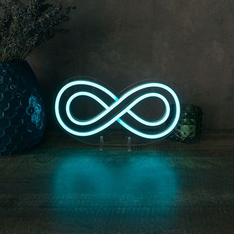Luxury Jewelry Meanings: decoding the secrets 5 Infinity sign