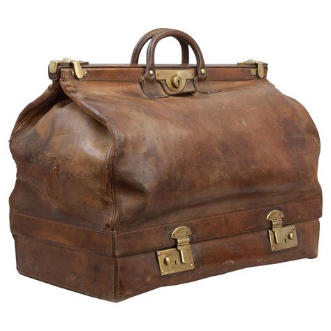 The Evolution of Luxury Accessories: Bags, Shoes, and Beyond 5 The Industrial Revolution and Modern Bags (1800 CE - Present)