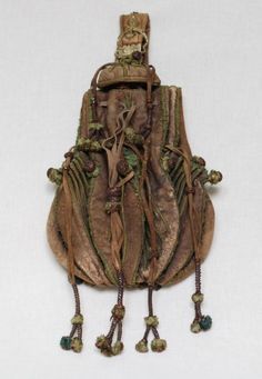 The Evolution of Luxury Accessories: Bags, Shoes, and Beyond 3 The Evolution of Luxury Accessories: Ancient Bags (3000 BCE - 600 CE):