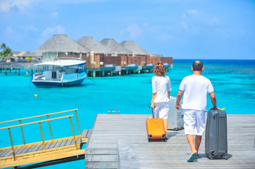 Sustainable Luxury Travel: Eco-Friendly High-End Tourism 2 People travelling