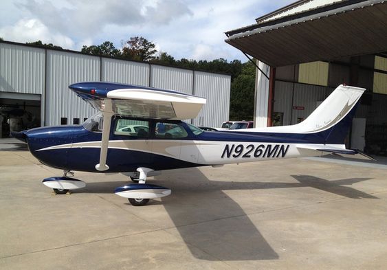 Luxury Aircraft Ownership: Closer Look at Custom Fleets 2 Cessna 172L N926MN