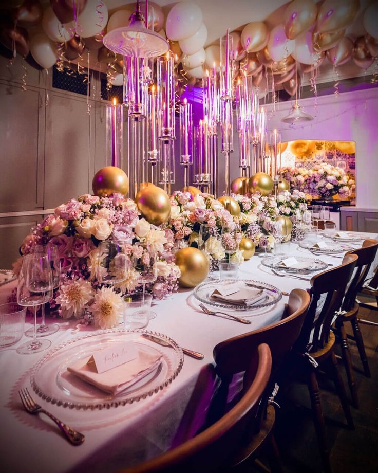 The Luxury of Intimate Dining 3 feb1c81bef70ba3e0b982346e8c48017